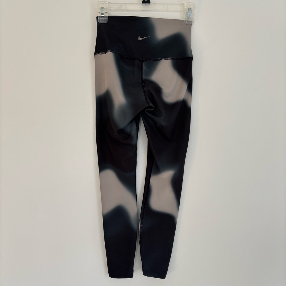 Nike Yoga Dri-FIT High Rise Leggings Grey Black Gradient Tie Dye Size S 7/8 - Picture 3 of 6